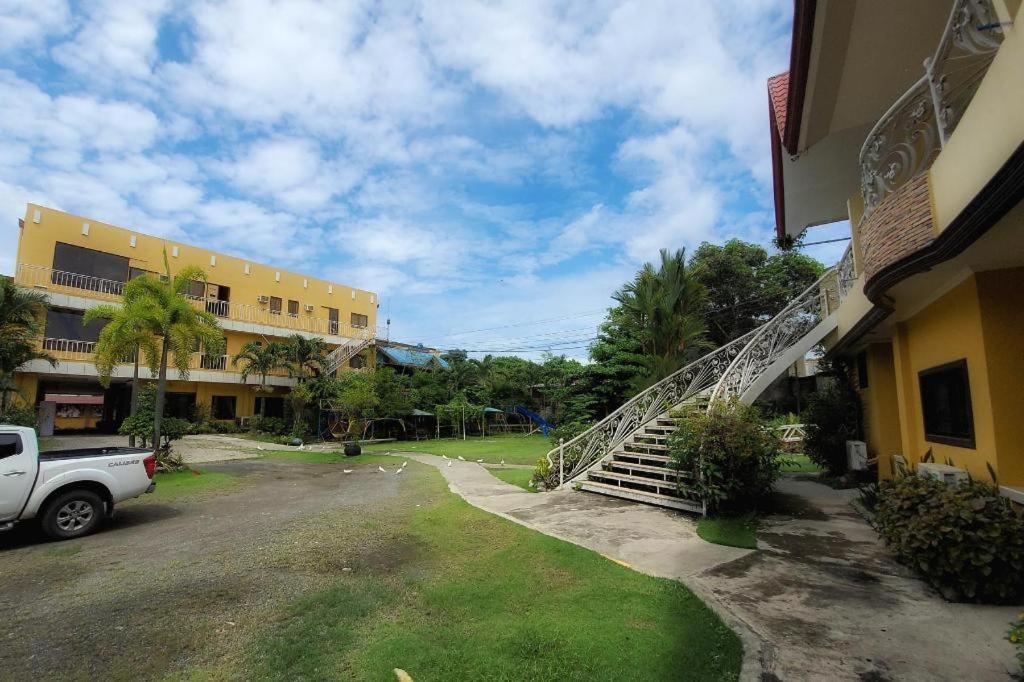 Sunny Point Hotel Davao Exterior photo